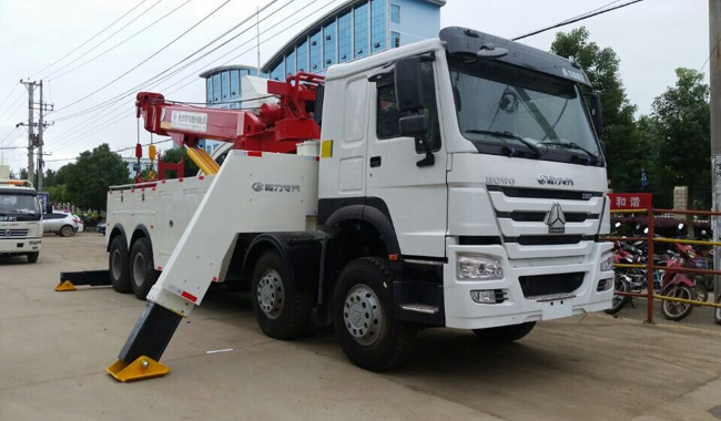 【360°旋转吊】重汽豪沃大型清障车